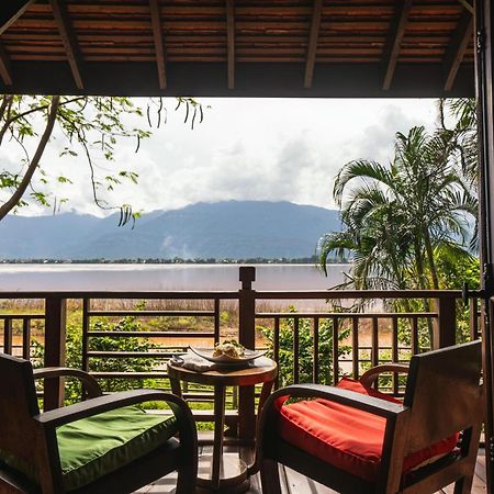 La Folie Lodge Champasak Exteriör bild