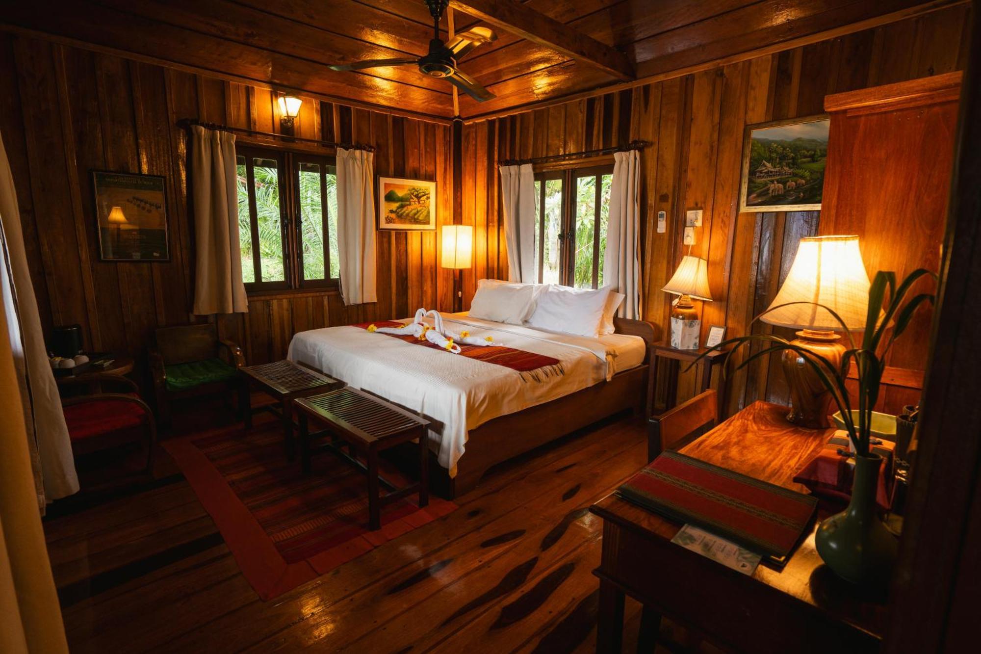 La Folie Lodge Champasak Exteriör bild